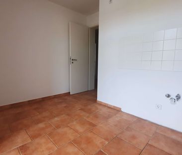 +++ 2 Zimmer Wohnung mit Balkon, Badewanne mit Tür +++ - Foto 1