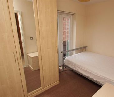 4 bedroom townhouse to rent - Photo 5