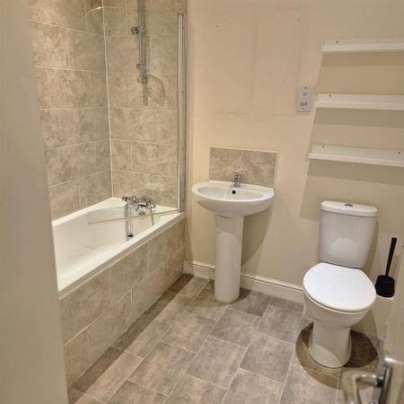 3 bedroom terraced house to rent - Photo 5