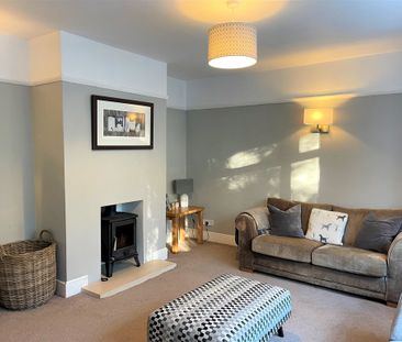 5 bedroom Desirable Five Bedroom Bungalow to rent - Photo 4