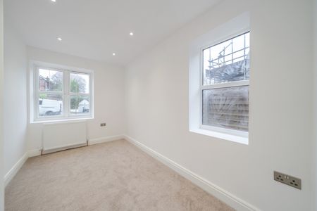 3 Bed Flat, West Hill, CR2 - Photo 4