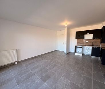 Location Appartement 2 pièces 42m² MONTLOUIS SUR LOIRE 37270 - Photo 4