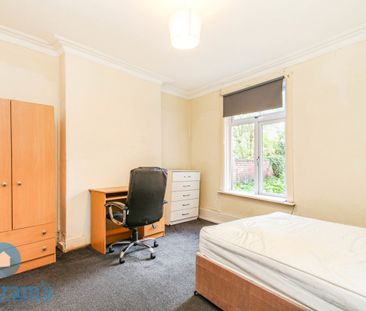 4 bed Semi-Detached House for Rent - Photo 5