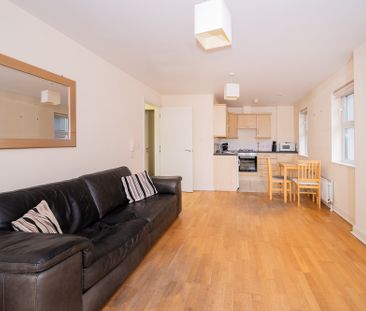 502 College Central, 4 College Avenue, Belfast, BT1 6BD - Photo 5