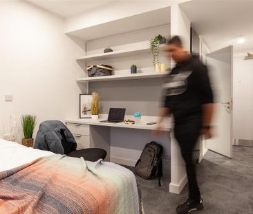 1 bedroom in a flat share to rent - Photo 1