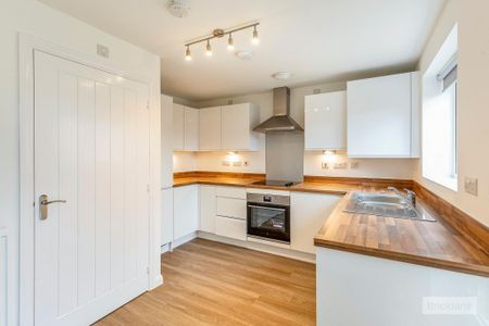 3 bedroom semi-detached house to rent - Photo 4