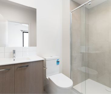 BRAND NEW BUILDING - Student Accommodation 1 min walk to Deakin - Photo 1