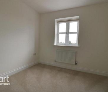 2 bedroom semi-detached house to rent - Photo 4