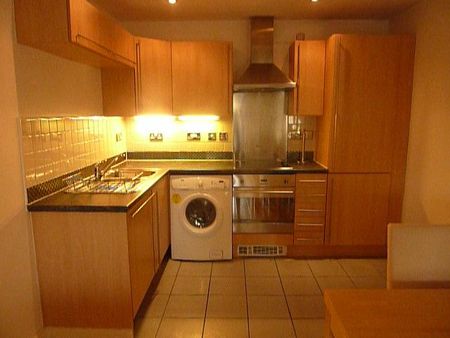 2 bedroom flat to rent - Photo 5