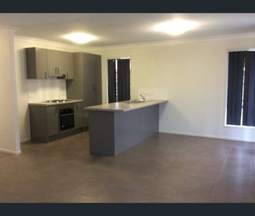215 Pulgul St, Urangan, Qld 4655 - Photo 1