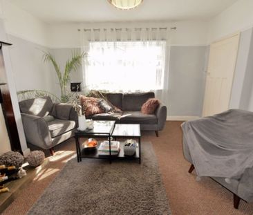 2 bedroom House in Firth Avenue, Leeds - Photo 2