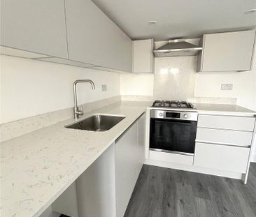 4 bedroom terraced house to rent - Photo 6