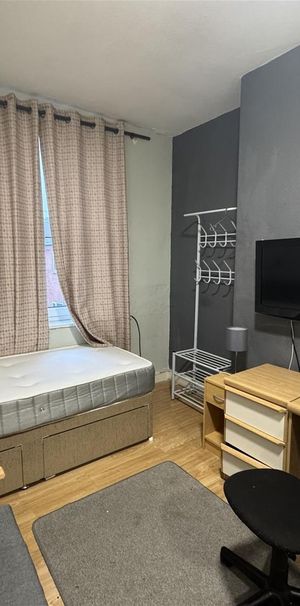 Clifton Street, Scarborough - Photo 1