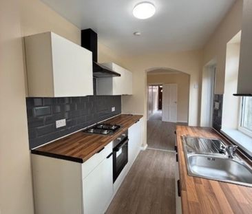 2 bedroom terraced house to rent - Photo 4