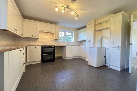 Dora's Green, Farnham, GU10 - Photo 3