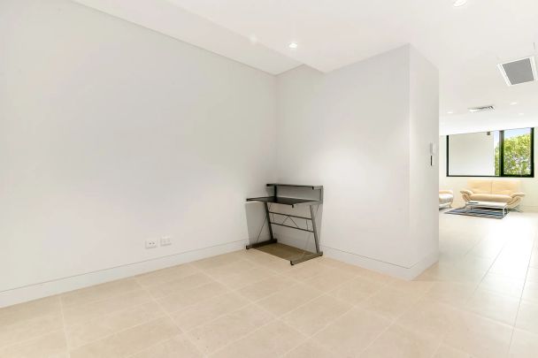 Luxury Living in the heart of Lindfield Village - Photo 1