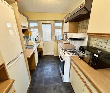 3 bedroom bungalow to rent - Photo 2