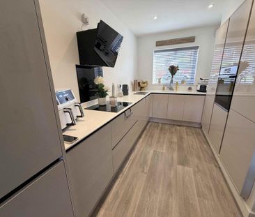 4 bedroom detached house to rent - Photo 5
