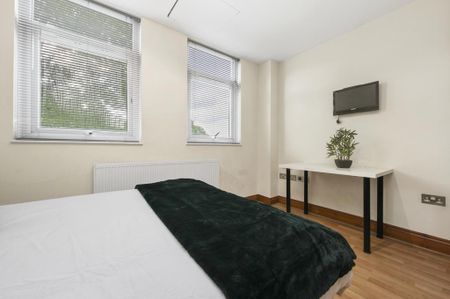 1 bedroom in a house share to rent - Photo 3