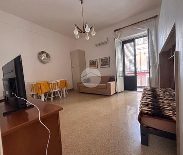Monolocale in affitto - Photo 2