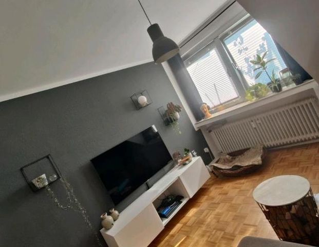 helle 3 Zimmer Dachgeschoss Wohnung mit großer Terrasse in Süd au - Photo 1