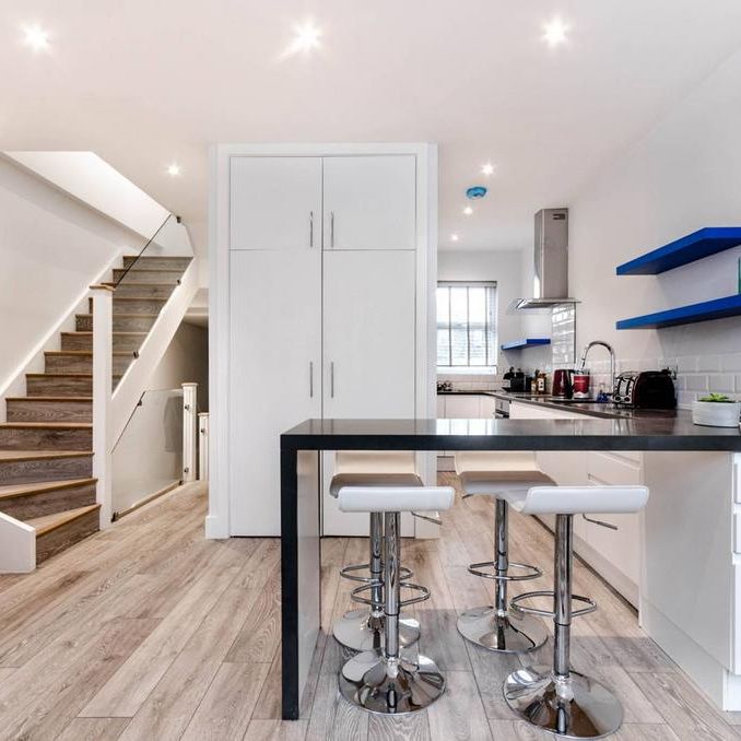 3 bedroom flat to rent - Photo 1