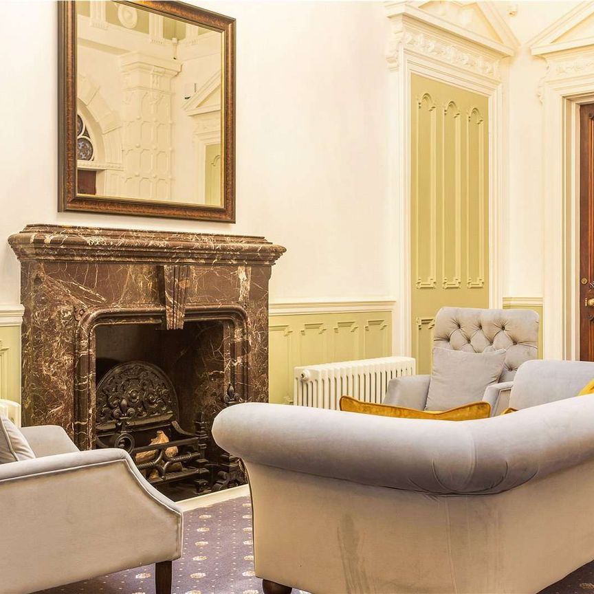 Exquisite Two Bedroom apartment within Grade-ll listed Hall conversion on the outskirts of Chester - Photo 1