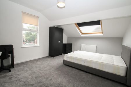 5 bedroom end of terrace house to rent - Photo 4