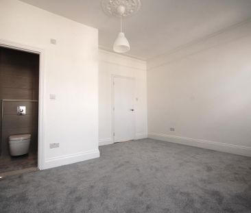 4 bedroom terraced house to rent - Photo 6