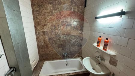 Casă cochetă de închiriat – spațiul ideal pentru bi... - Fotografie 2