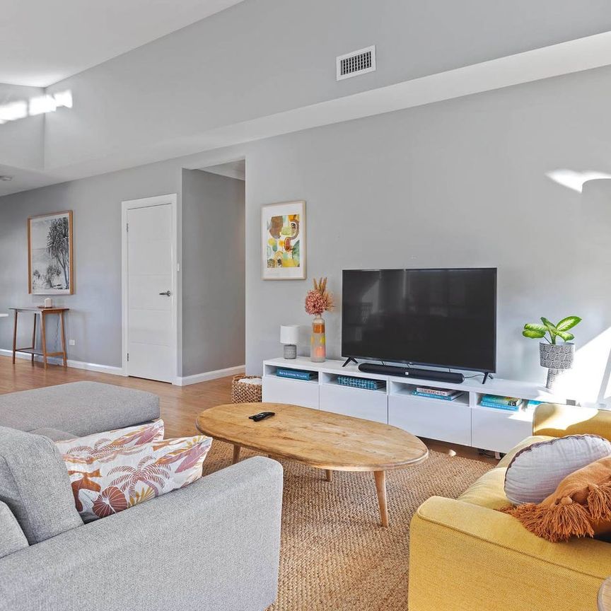 Welcome home to coastal living! - Photo 1