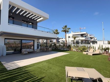 3 room luxury House for rent in Torrevieja, Spain - Photo 3