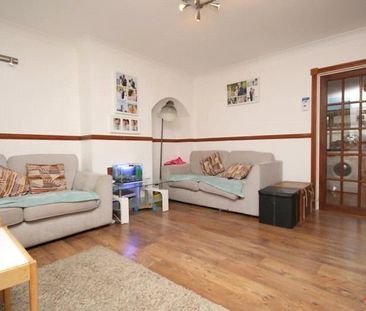 2 bedroom end of terrace house to rent - Photo 3