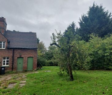 2 bedroom semi-detached house to rent - Photo 3