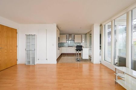 2 bedroom flat to rent - Photo 2