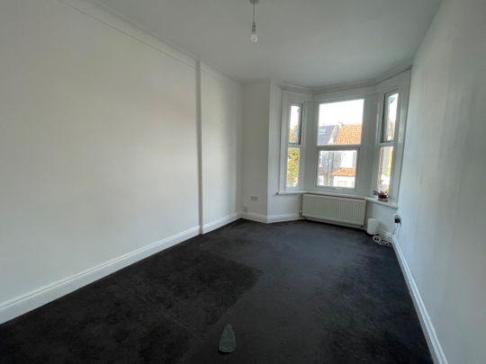 3 Bed Flat, Stanley Road, E12 - Photo 1