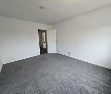 3 bedroom flat to rent - Photo 6
