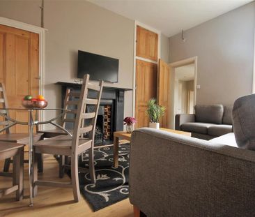 4 bedroom flat to rent - Photo 2