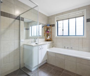 7 Treecreeper Street, Thurgoona NSW 2640 - House For Rent | Domain - Photo 5