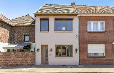 Volledig instapklare en gerenoveerde woning in hartje Stokkem! - Photo 5