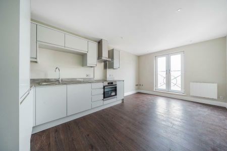 High Street, Walton-on-Thames - 1 bedroomProperty for lettings - Seymours - Photo 5