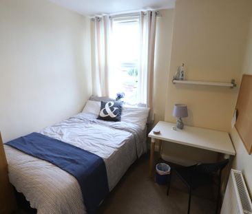 4 bedroom terraced house to rent - Photo 4