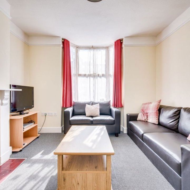 £627 p/w (£2,717 pcm) - Photo 1