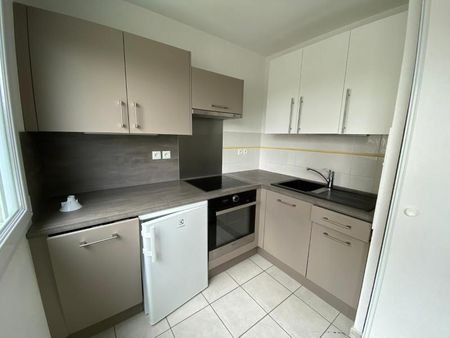 : Appartement 25.99 m² à SAINT PRIEST EN JAREZ - Photo 3