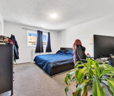 For Lease - 67 Kindred Row, Stittsville - Munster - Richmond, Ontario - Photo 4