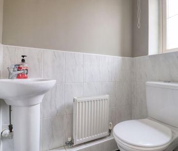 2 bedroom terraced house to rent - Photo 6