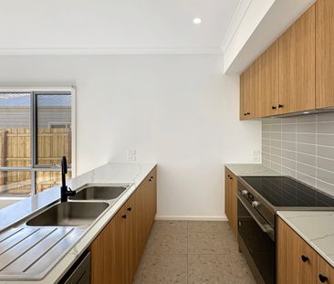 🏡 Brand New 4-Bedroom House in Eynesbury - Photo 5