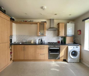 3 bedroom flat to rent - Photo 6