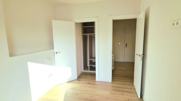 Piso de alquiler en Laviada - Foto 1