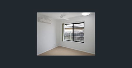 Bright & Spacious Living by the Beach - Photo 5